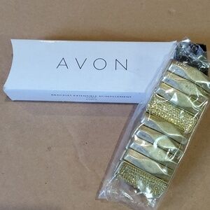 Avon Glittering Stretch bracelet clear 2011 New in box